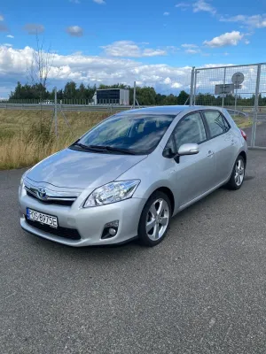 Toyota Auris I (2006-2012) ver-1-8-hsd-luna 2012