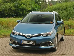 Toyota Auris II (2012-) 2016