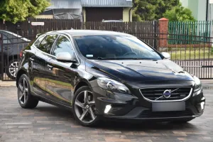 Volvo V40 II (2012-) D4 Drive-E R-Design Summum 2016