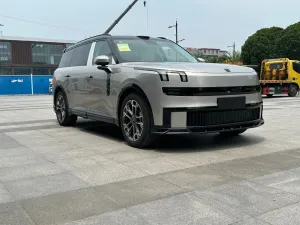 Lynk & co 900 2025