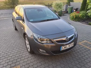 Opel Astra J (2009-2019) 1.7 CDTI Sport 2011
