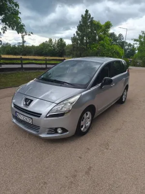 Peugeot 5008 I (2009-2017) 1.6 HDi Premium 2010