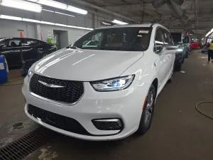 Chrysler Pacifica 2024