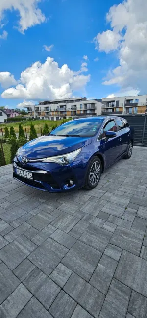 Toyota Avensis III (2009-) 1.8 Selection 2016