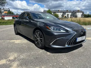 Lexus ES 300h Business Edition 2022