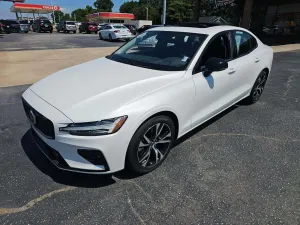 Volvo S60 III (2018-) B5 B AWD Plus Dark 2024