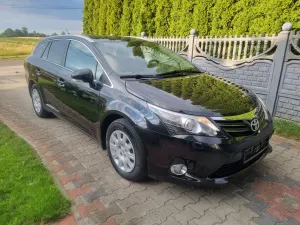 Toyota Avensis III (2009-) 1.8 Business Edition 2012