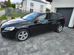 Volvo V40 II (2012-) D2 Momentum 2017