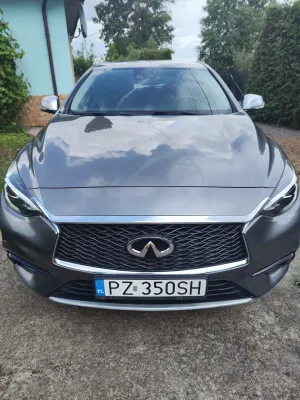 Infiniti Q30 2016