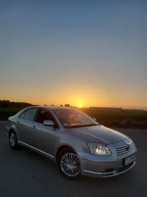Toyota Avensis II (2003-2009) 2.0 VVT-i Sol 2004