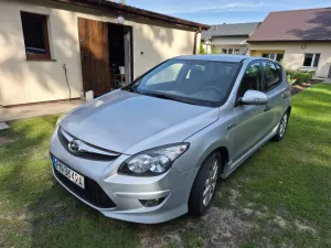 Hyundai i30 I (2007-2012) 1.6 CRDi Blue Classic 2011