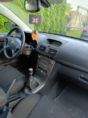 Toyota Avensis II (2003-2009) 2.2 D-4D Sol 2005
