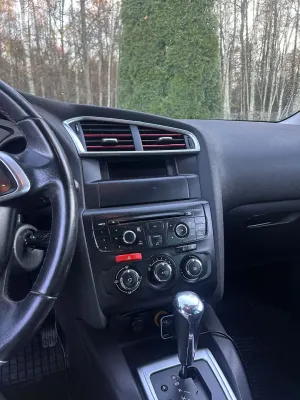 Citroën C4 II (2010-) 1.6 VTi Selection 2011