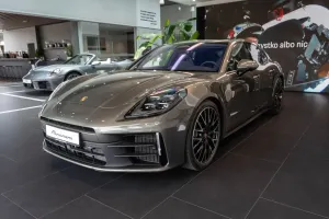 Porsche Panamera 4 E-Hybrid PHEV 2026