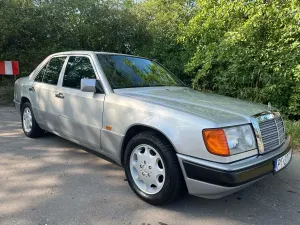 Mercedes-Benz E 1992