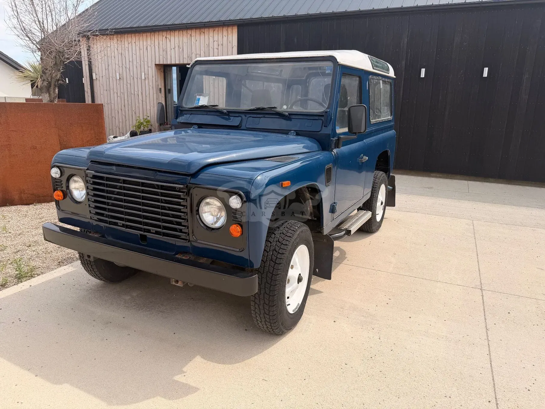 Land Rover Defender 1990