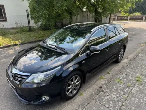 Toyota Avensis III (2009-) 2.2 D-4D Automatik Life 2012