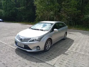 Toyota Avensis III (2009-) 2.0 D-4D Premium 2013