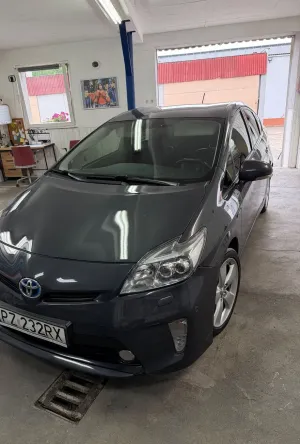 Toyota Prius III (2009-2015) 1.8 HSD Sol 2012