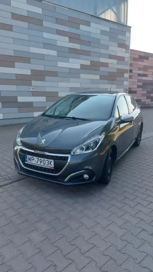 Peugeot 208 I (2012-2019) 1.2 PureTech Allure 2016