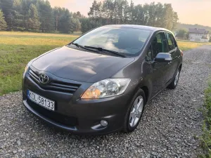 Toyota Auris I (2006-2012) 1.6 Executive 2011
