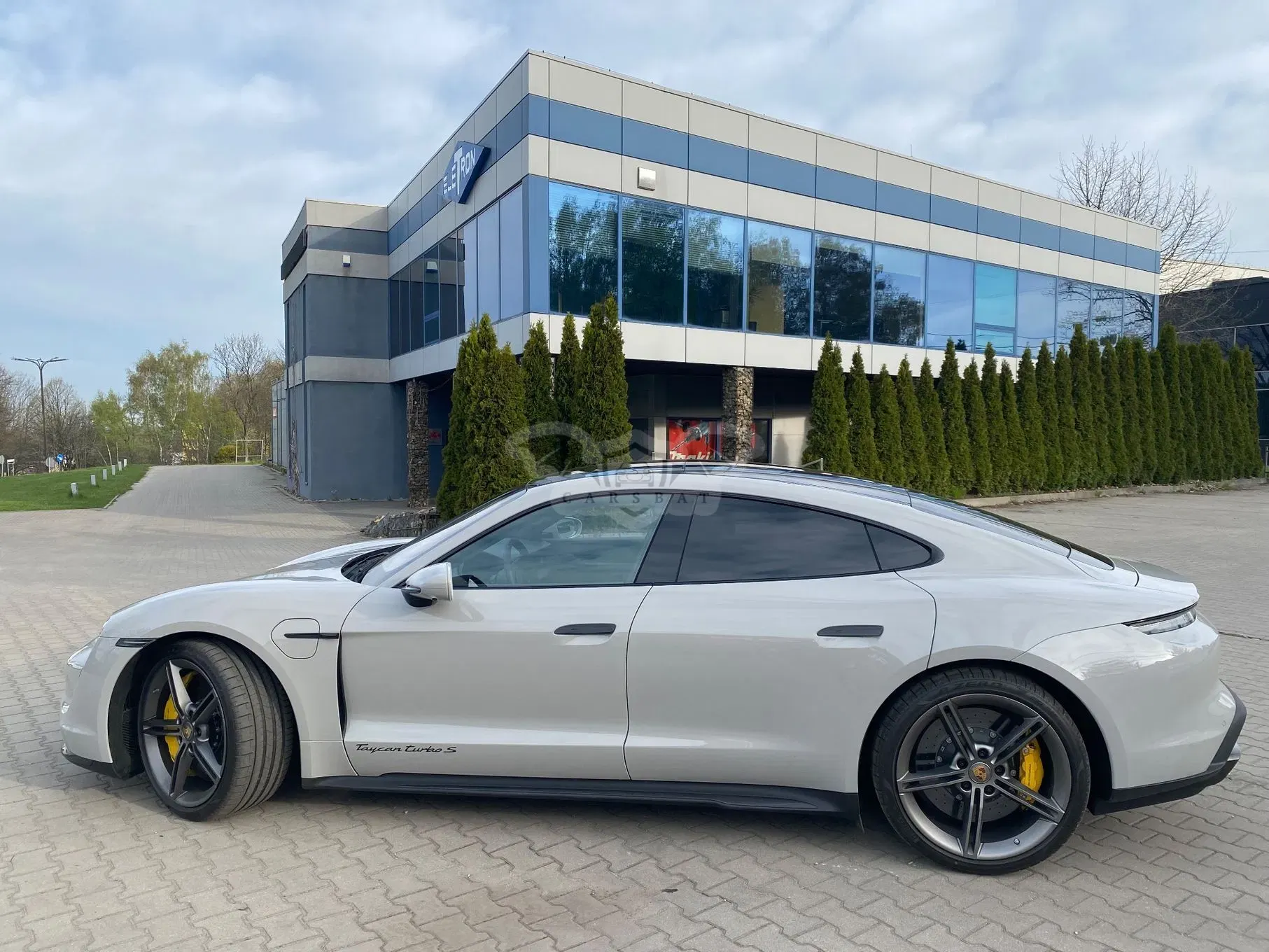 Porsche Taycan 2021