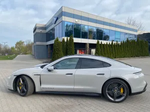 Porsche Taycan 2021