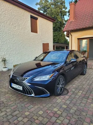 Lexus ES 300h Business Edition 2024
