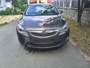Opel Astra J (2009-2019) 1.4 Turbo Edition Sport 2012