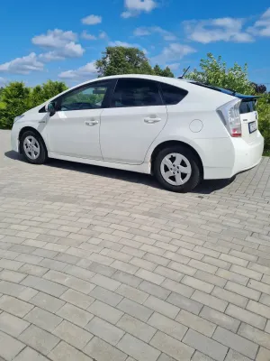 Toyota Prius III (2009-2015) (Hybrid) 2010
