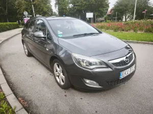 Opel Astra J (2009-2019) 1.7 CDTI Cosmo 2012