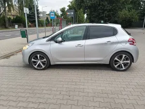Peugeot 208 I (2012-2019) 1.6 e-HDi Allure STT 2015