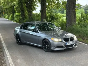 BMW 3 Series E90/E91/E92/E93 (2005-2012) 318i Edition Lifestyle 2010