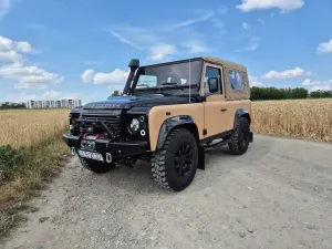Land Rover Defender 2.4 TD4 S 2010