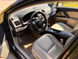 Toyota Avensis III (2009-) 2.0 Multidrive S Executive 2010