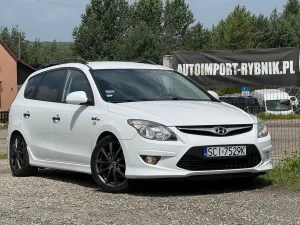 Hyundai i30 I (2007-2012) i30cw 1.6 CRDi blue Classic 2011