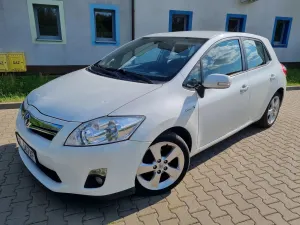 Toyota Auris I (2006-2012) 1.8 Life 2011