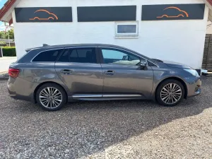 Toyota Avensis III (2009-) Touring Sports 1.8 Multidrive S Executive 2016