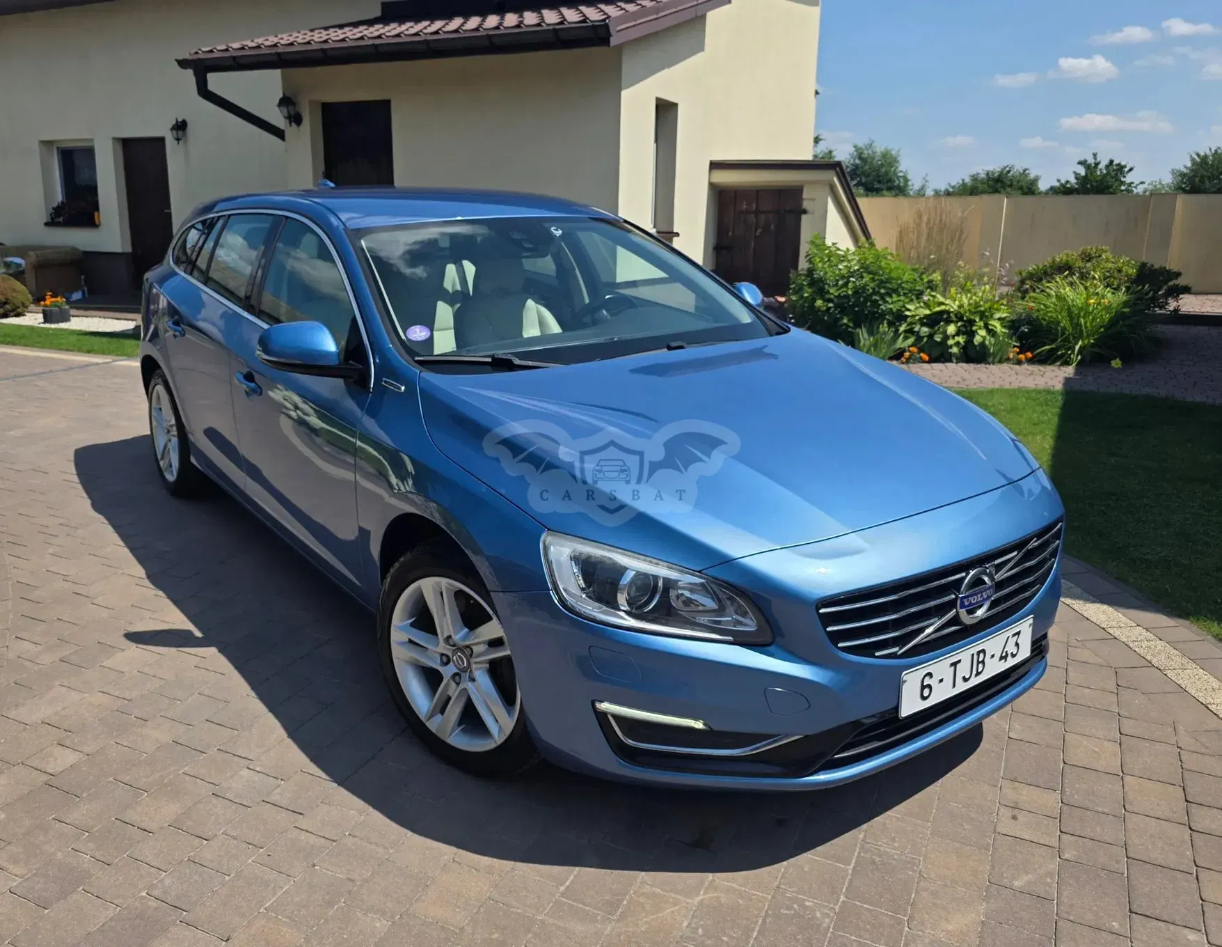 Volvo V60 I (2011-2018) D6 AWD Plug-in Hybrid Summum 2014