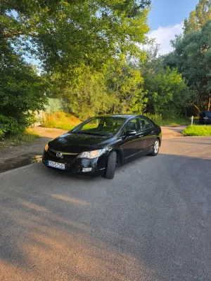 Honda Civic VIII (2006-2011) 1.3i-DSI i-VTEC IMA CVT Comfort 2008