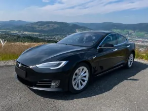 Tesla Model S 2016