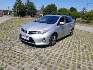 Toyota Auris II (2012-) 1.6 Valvematic Multidrive S Edition 2014