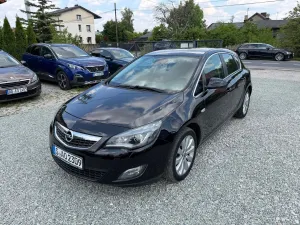 Opel Astra J (2009-2019) 1.4 Turbo Edition Sport 2011