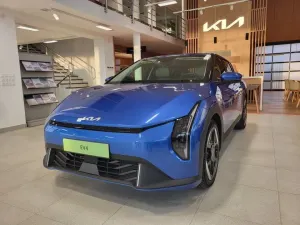 Kia EV4 2025