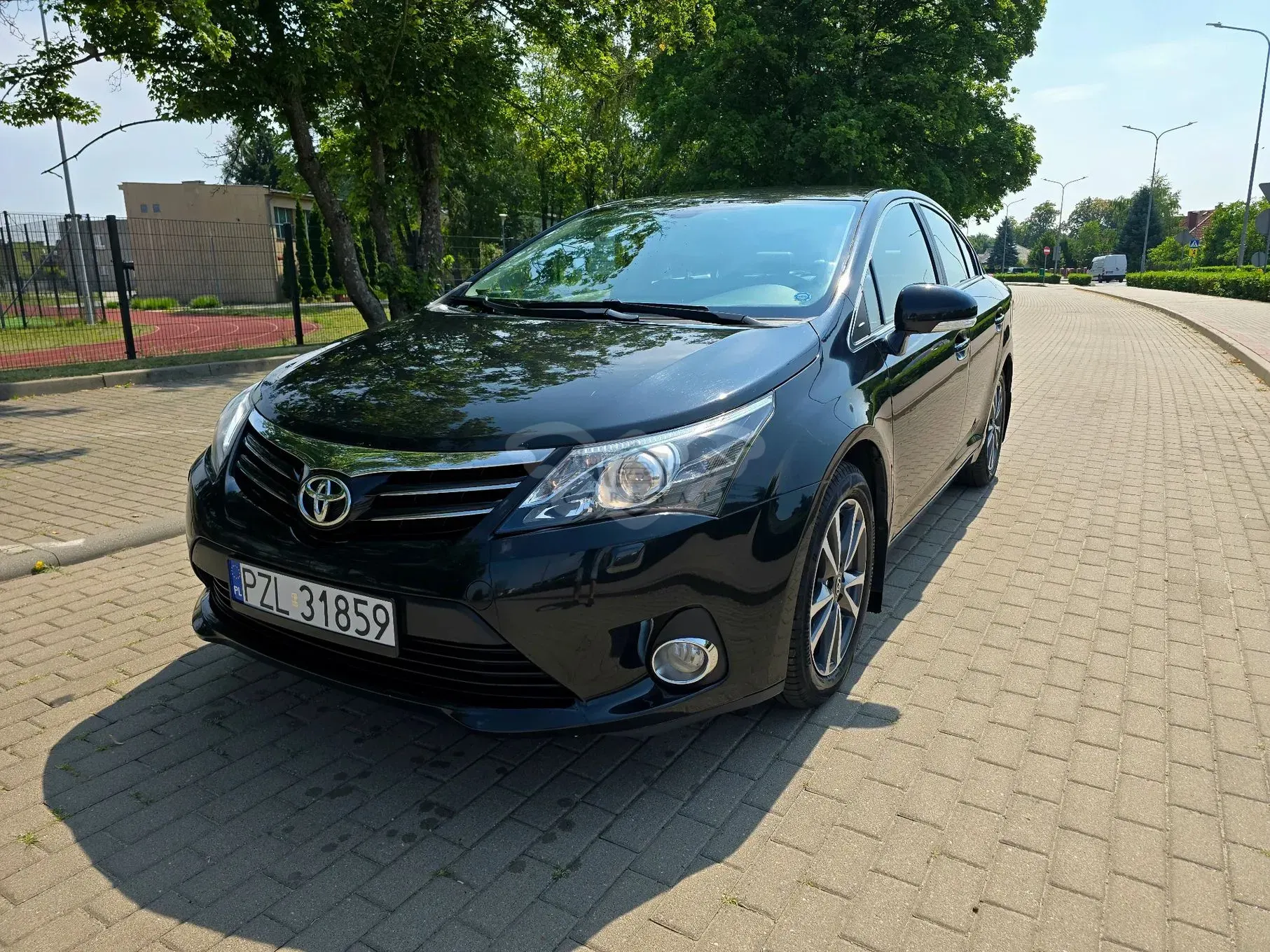 Toyota Avensis III (2009-) 2.0 Premium 2013