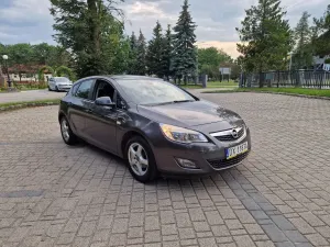 Opel Astra J (2009-2019) 1.6 Cosmo 2011