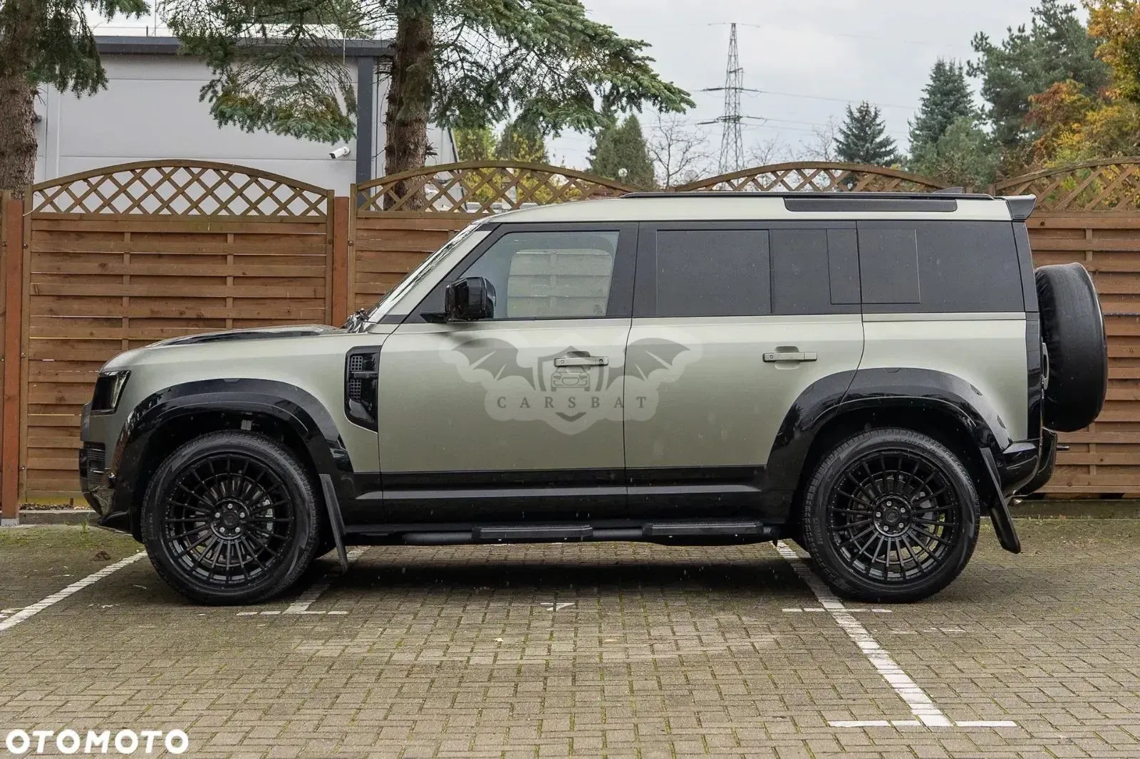 Land Rover Defender 3.0 D200 mHEV X-Dynamic HSE 2025