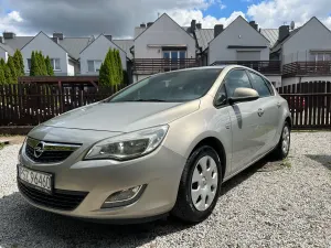 Opel Astra J (2009-2019) 1.6 Enjoy 2010