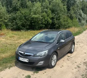 Opel Astra J (2009-2019) 1.7 CDTI Edition 2011