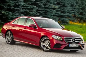 Mercedes-Benz E W213 (2016-2023) 220 d 4-Matic 9G-TRONIC 2017